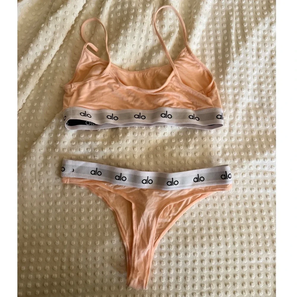 Alo Yoga Set Women Small Peach Like New Logo Yoga Loungewear
